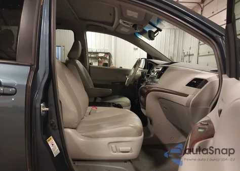 2014 Toyota Sienna Xle V6 8 Passenger from USA, damaged, VIN 5TDYK3DC4ES441993